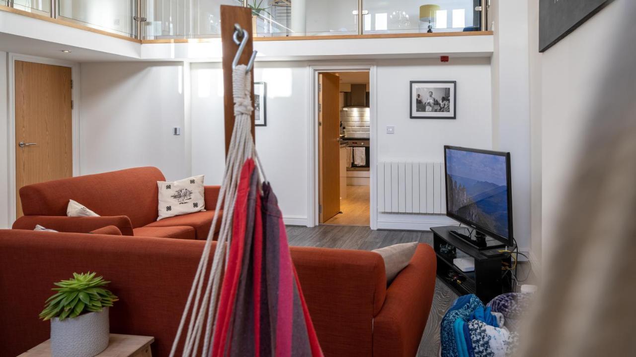 Stunning Mezzanine Apartment Near City Centre Cardiff Exterior foto