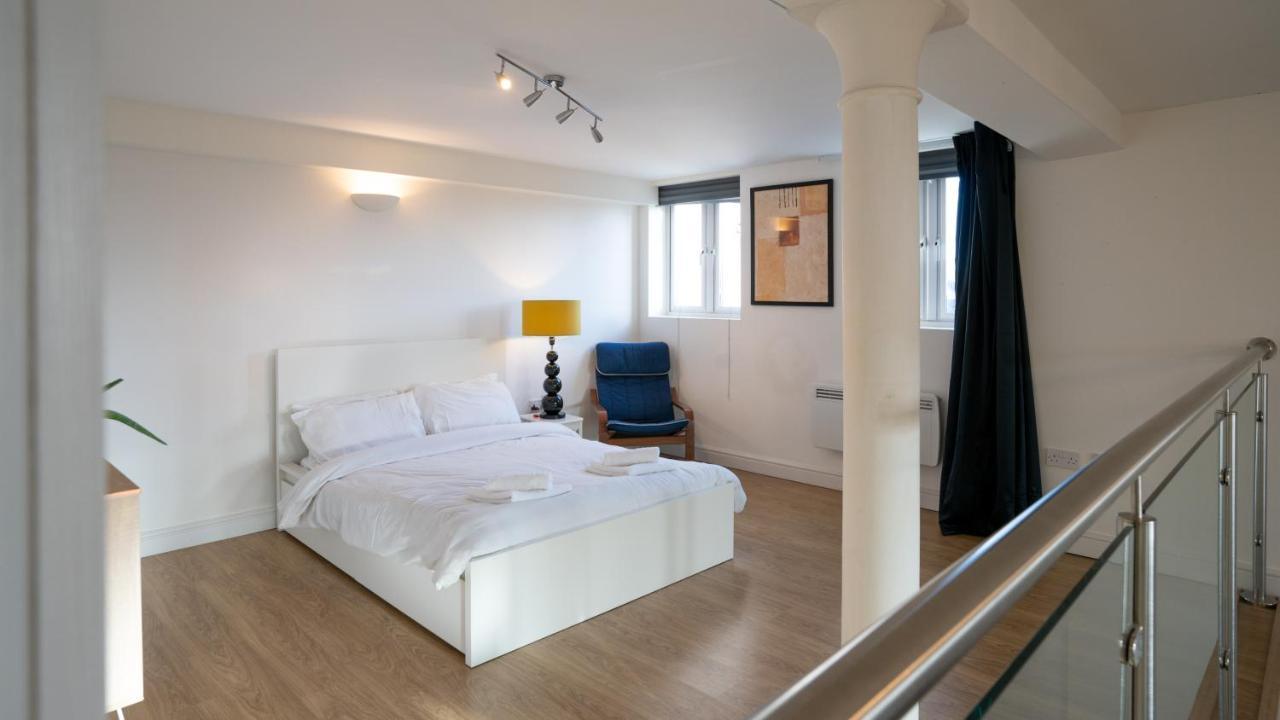 Stunning Mezzanine Apartment Near City Centre Cardiff Exterior foto